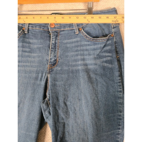 Nine West Womens Jeans Chrystie Capri Size 16 Blue Frayed Hem Denim - Picture 6 of 10